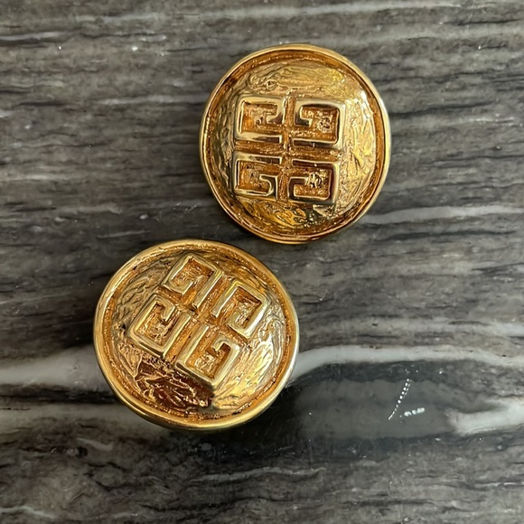 1980S Vintage Givenchy Logo Round Gold Plated Clip-on Earrings - Picture 2 of 11